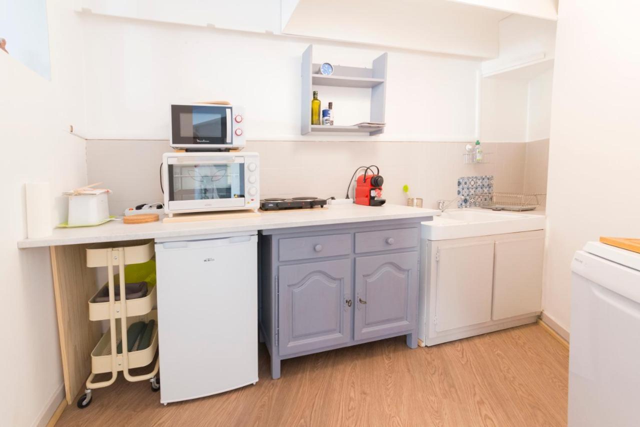 Appartement De Charme - Vue Sur Remparts - Wifi Gratuit - Parking Payant A Proximite Avignon Exterior photo