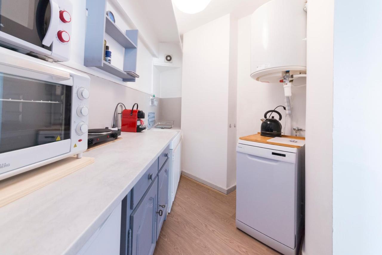 Appartement De Charme - Vue Sur Remparts - Wifi Gratuit - Parking Payant A Proximite Avignon Exterior photo