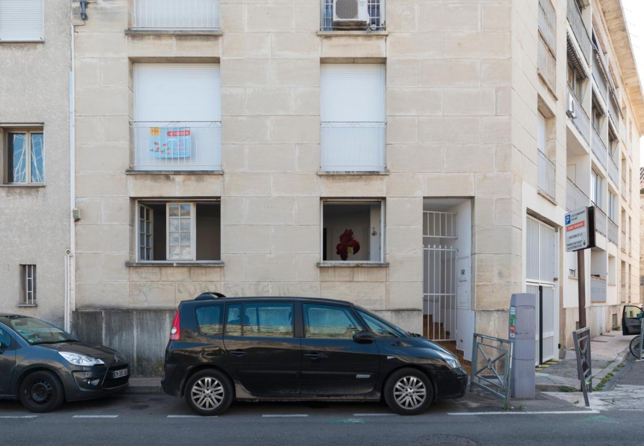 Appartement De Charme - Vue Sur Remparts - Wifi Gratuit - Parking Payant A Proximite Avignon Exterior photo